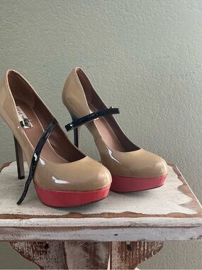 Steve Madden Nude Patent Mary Jane Pumps with Pink Platform and Black Strap